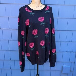 Forever 21 Black Sweater with Red Rose Pattern Mens large